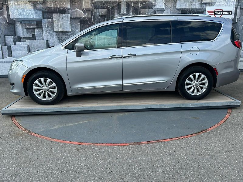 Chrysler Pacifica (2019) 3.6i, 214KW, BLIS - fotka 4 z 26