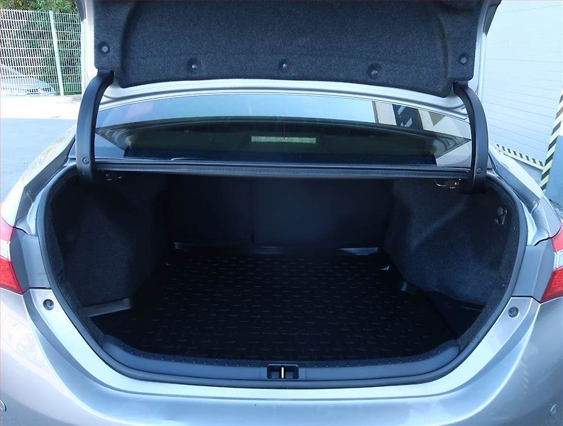 Toyota Corolla (2016) 1.6 Valvematic, Automat - fotka 14 z 22