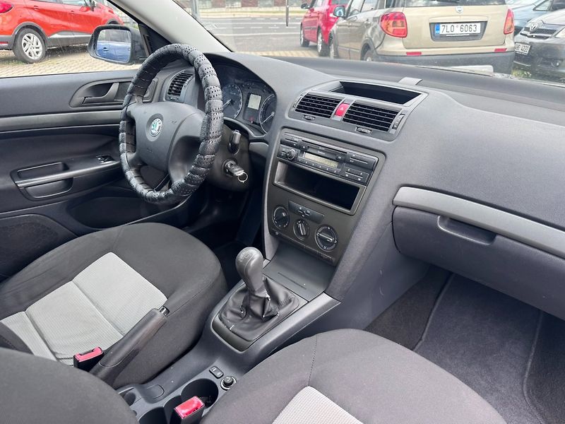 Škoda Octavia (2007) 1,6i MPI 75 KW KOLA SK STK - fotka 36 z 46