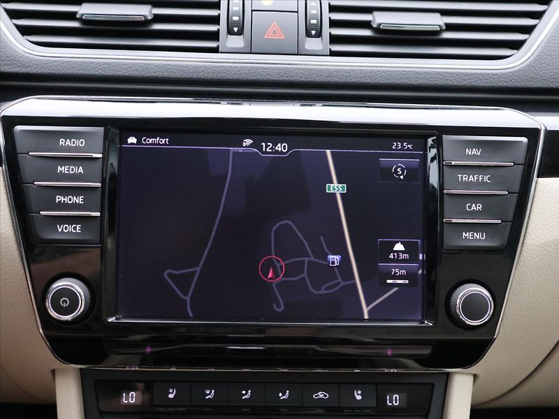 Škoda Superb 2,0 TDI 140kW DSG L&K Xenon - fotka 22 z 36