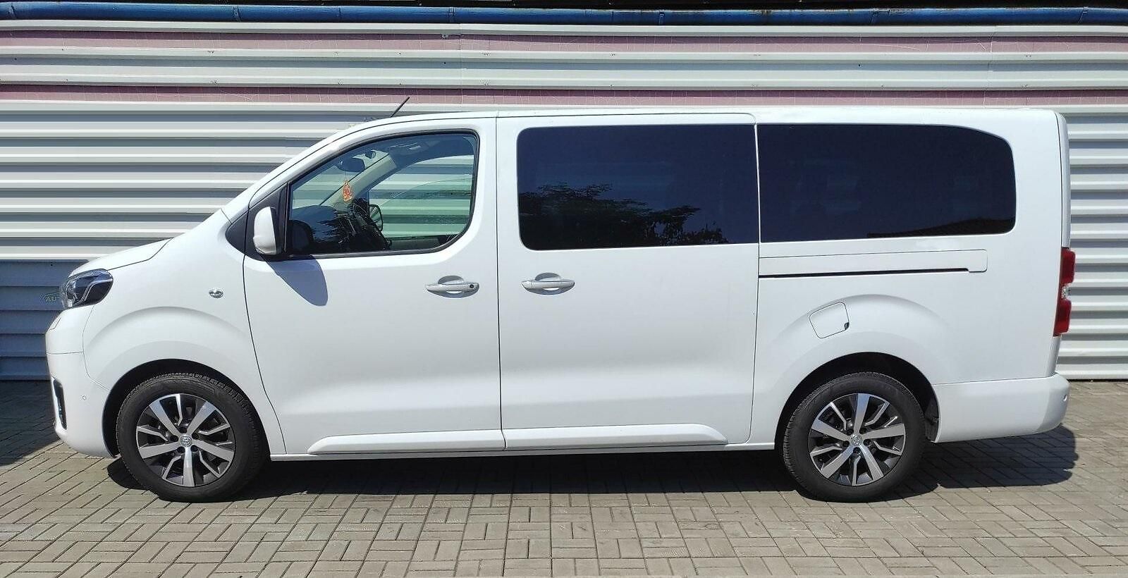 Toyota ProAce ČR L2 Automat 8 pax Webasto
