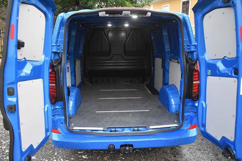 Volkswagen Transporter existuje již v sedmé generaci.