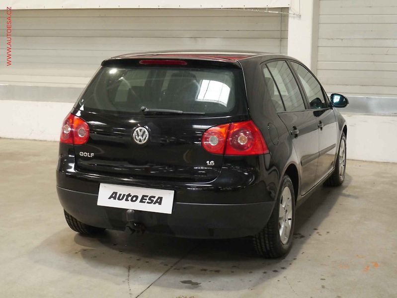 Volkswagen Golf (2005) 1.6, AC, el. výbava - fotka 6 z 14