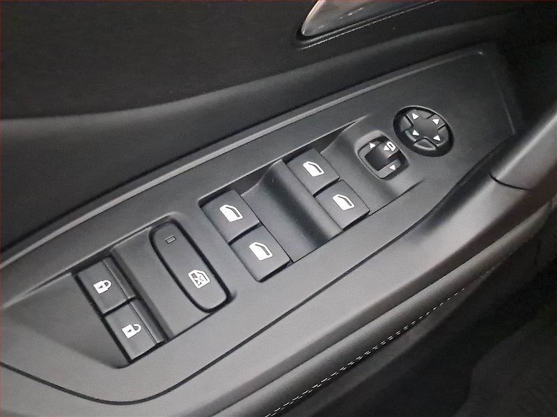 Peugeot 308 (2024) 1.2 PureTech, ČR,1.maj - fotka 16 z 18