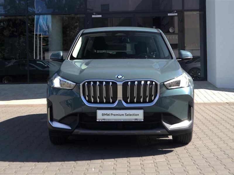 BMW iX1 - fotka 2 z 10