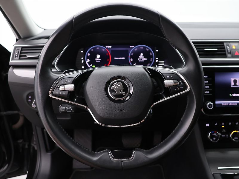 Škoda Superb 2,0 TDI 147kW DSG CZ Style DPH - fotka 18 z 36