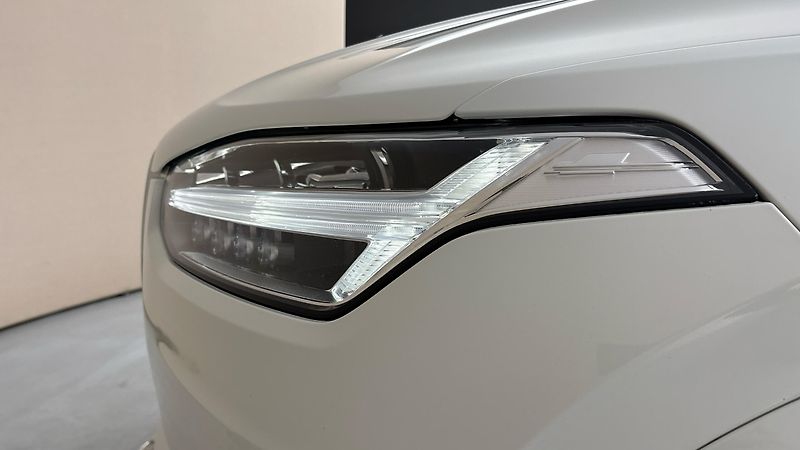 Volvo XC90 2.0 B5 AUT AWD Inscription - fotka 18 z 33