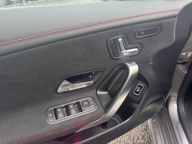 Mercedes-Benz CLA 200 AMG Style Edition AKCE - fotka 9 z 22