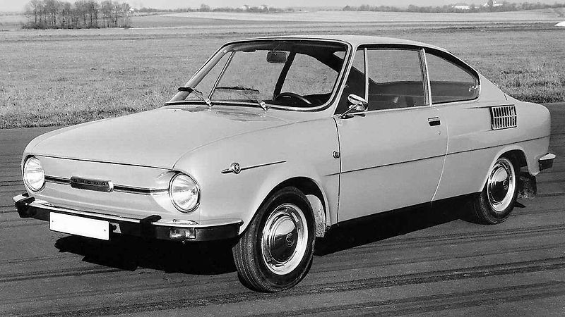 Moderní reinterpretace Škody 110 R od studia NOVAGUE.