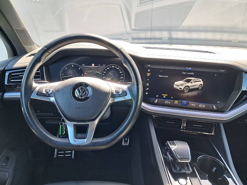 Volkswagen Touareg (2018) VW R-Line V6 3.0 TDI / 210 kW - fotka 5 z 29