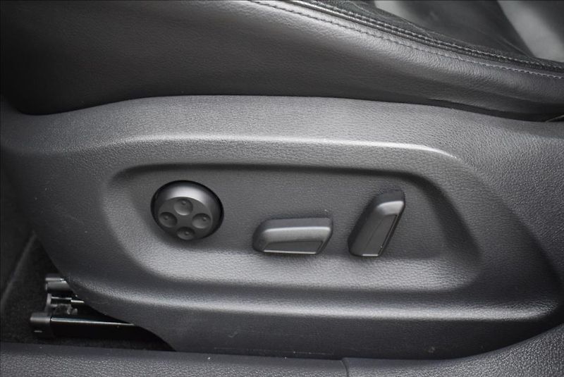 Volkswagen Tiguan 2,0 TDi, Sport&Style,DSG,Xen, - fotka 31 z 37