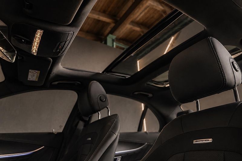 Mercedes-Benz Třídy E (2022) 53-AMG-4M-PANO-DIS-360-GTsport - fotka 12 z 14