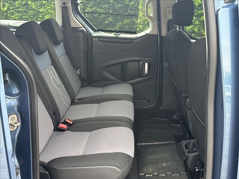 Peugeot Partner 1,6 HDI 92PS  Tepee Active - fotka 20 z 48