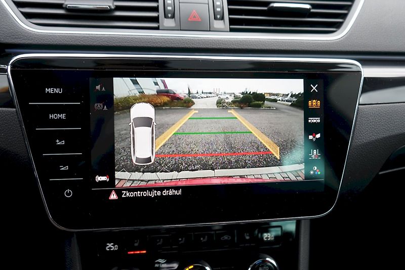 Škoda Superb (2019) TDI 140 kW DSG 4x4 L&K - tažné - fotka 17 z 39