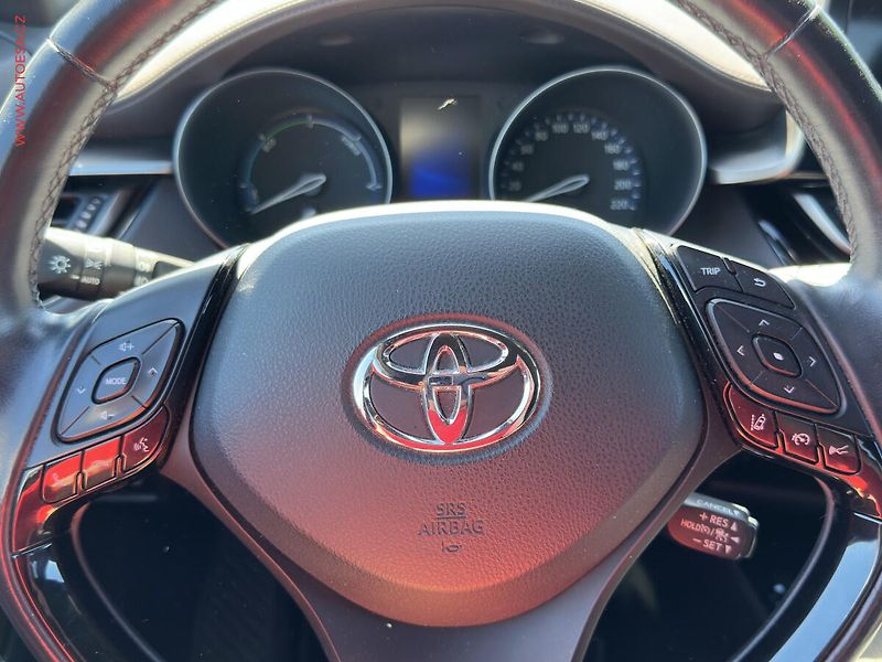 Toyota C-HR (2018) 1.8i, 2.maj,ČR, AT, LED - fotka 12 z 18