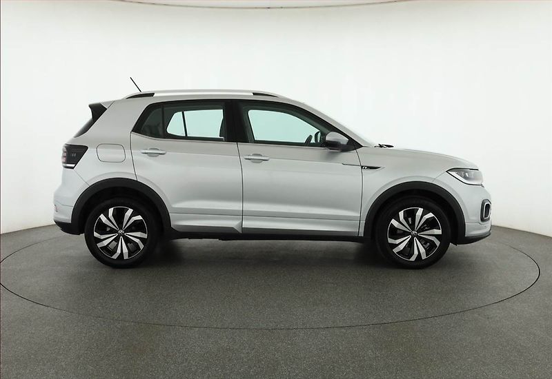 Volkswagen T-Cross (2022) R-Line 1.5 TSI - fotka 6 z 16