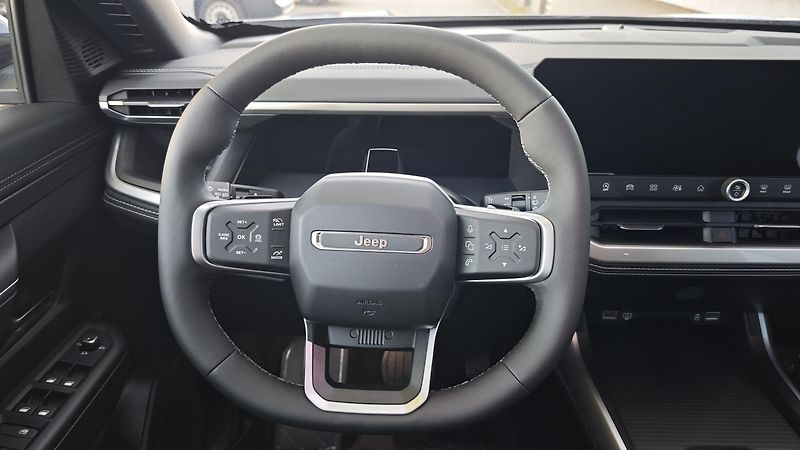 Jeep Compass (2026) First Edition  hybrid 145PS AT - fotka 15 z 38