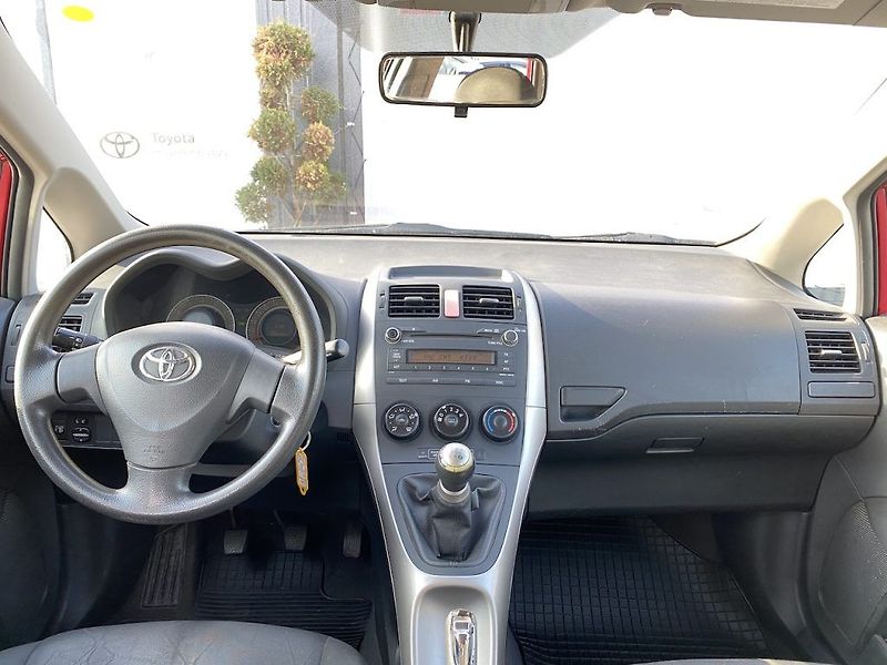 Toyota Auris 1.4i, ČR, manual, STK - fotka 9 z 13