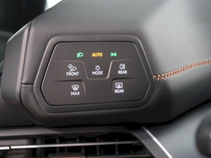 Cupra Born (2023) ELECTRIC 150KW / 62kWh ALU18 - fotka 13 z 35