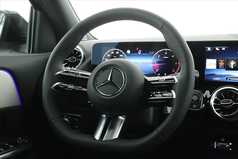 Mercedes-Benz GLA (2025) 200 d, AMG Line, Navigace - fotka 8 z 20