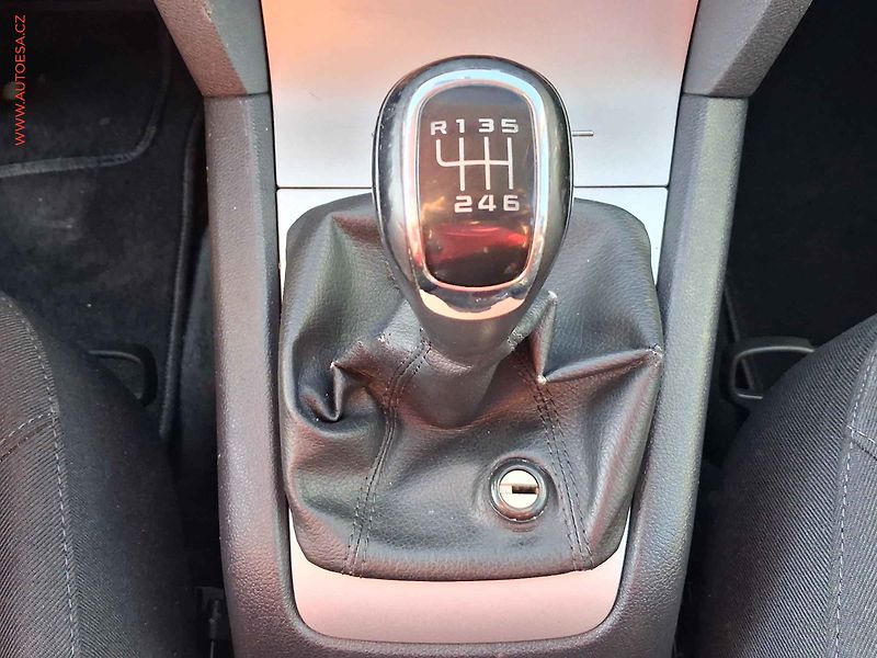 Škoda Octavia (2012) 1.4 TSi, 1.maj,ČR - fotka 15 z 17