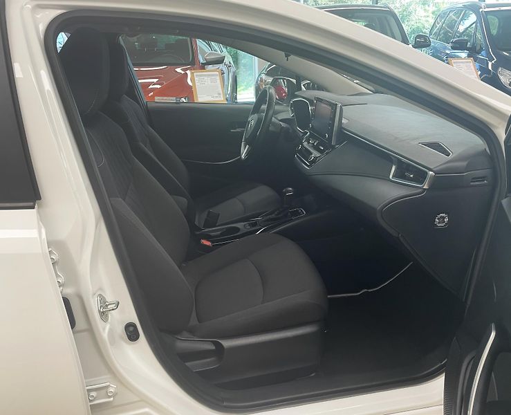 Toyota Corolla 1.8 Hybrid Active, e-CVT, ČR - fotka 11 z 25