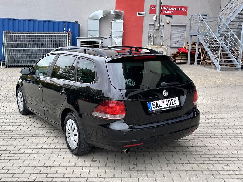 Volkswagen Golf (2013) 1.6 TDI 77kw Manuál - fotka 3 z 19