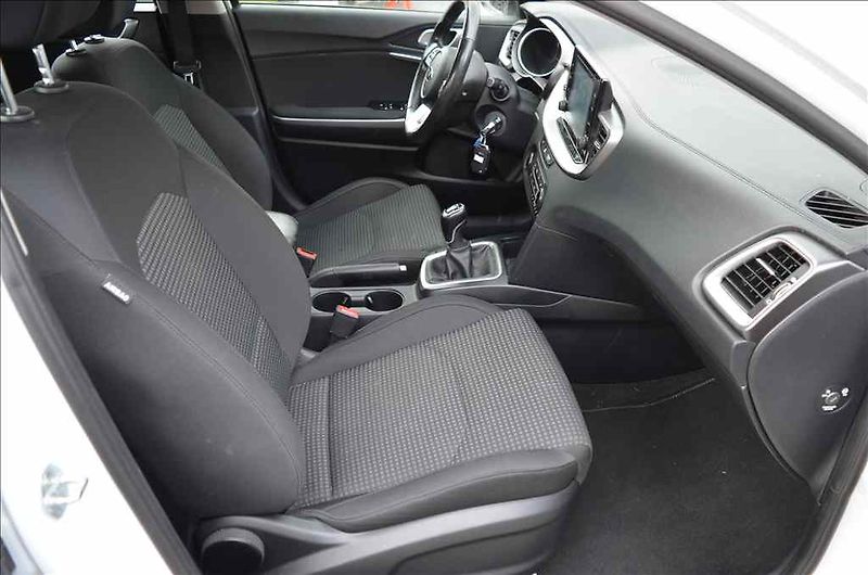 Kia Ceed (2021) KOMBI 1,5 - fotka 16 z 19