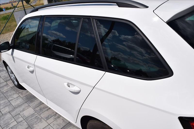 Škoda Fabia 1,2 TSI 66KW TOP VÝBAVA ALU - fotka 11 z 50