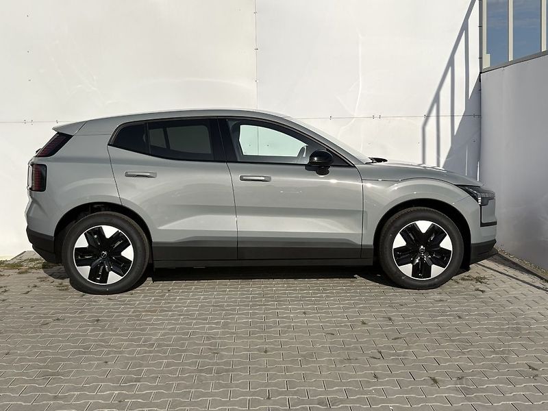 Volvo EX30 PLUS P5 Long Range Electric 20 - fotka 5 z 25