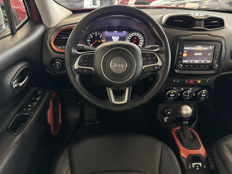 Jeep Renegade 2.0 MJT, 6MT, 4x4, CZ, 1.maj. - fotka 17 z 47