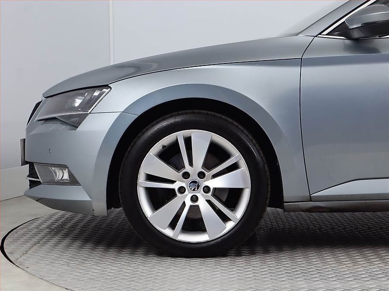 Škoda Superb (2017) Style 2.0 TDI 4x4, 4X4 - fotka 13 z 20