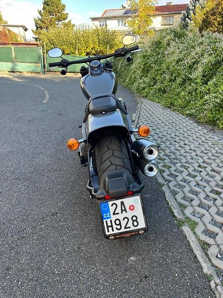 Harley-Davidson FXFBS Softail Fat Bob 114cui (2022) AKČNÍ CENA - fotka 8 z 14