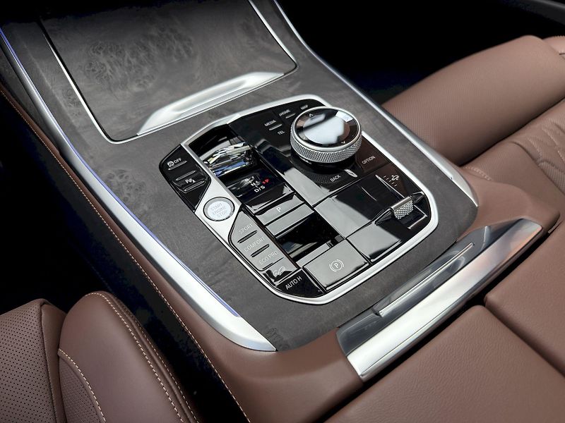 BMW X7 xDrive40d M-PRO Indiv. FULL - fotka 28 z 56