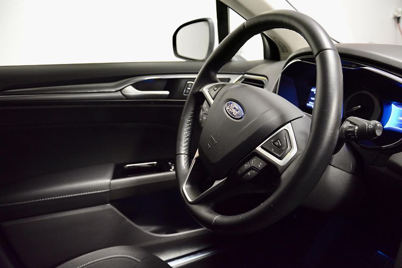 Ford Mondeo (2021) Mondeo 2.0 Hybrid ecvT Auto ST - fotka 13 z 20