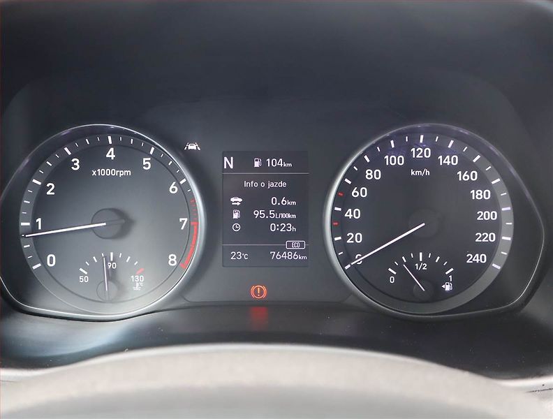 Hyundai i30 (2022) Family 1.5 T-GDI MHEV - fotka 11 z 15