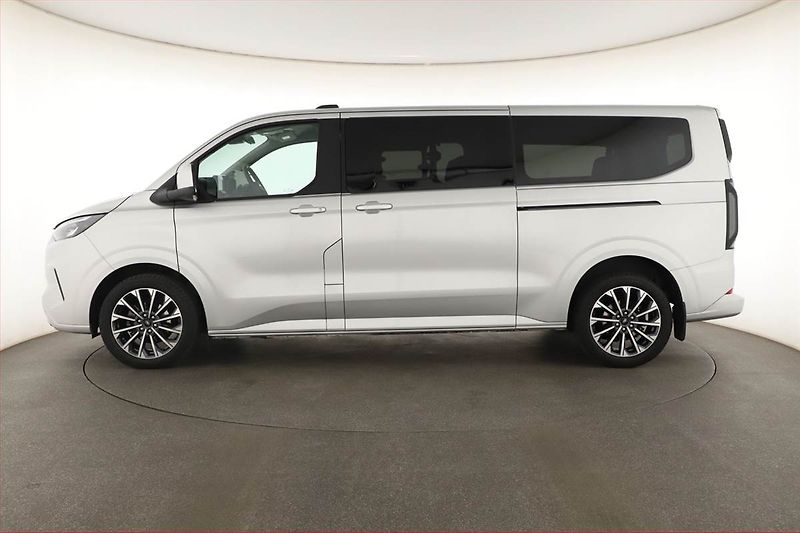Ford Tourneo Custom (2025) 2.0 EcoBlue, TITANIUM - fotka 3 z 20