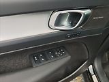 Volvo XC40 2,0 B4 Plus Black Edition AT - náhled 10