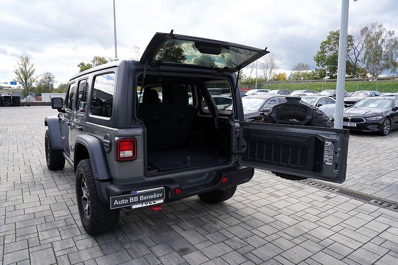 Jeep Wrangler 3.6i V6/Rubicon/4x4/AT - fotka 12 z 53