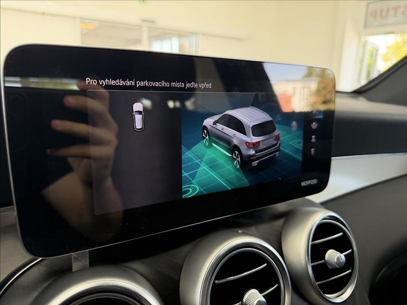Mercedes-Benz GLC 2,0 300 d,4MATIC,1maj.ČR,virtu - fotka 24 z 36