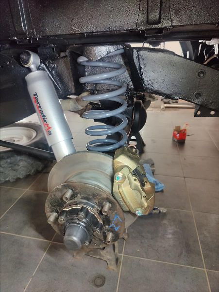Land Rover Defender 2,5 d 83kW  LR 90 7 míst - fotka 29 z 29