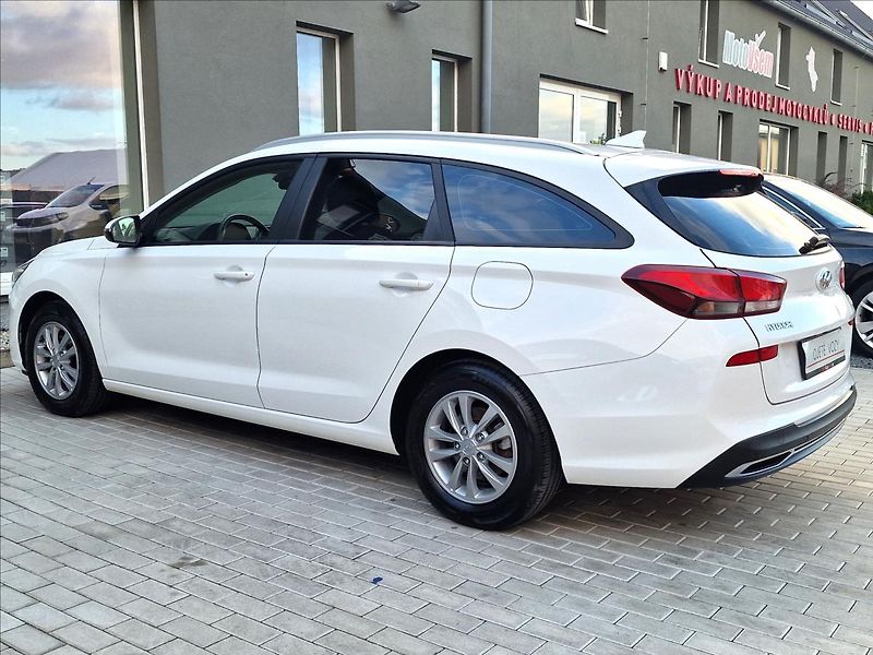 Hyundai i30 1.0 T-GDI Comfort,REZERVACE - fotka 7 z 50