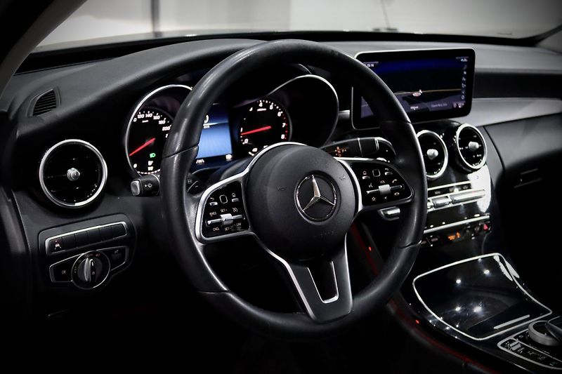 Mercedes-Benz Třídy C 180 T 115 kW 9G-Tronic - fotka 12 z 41