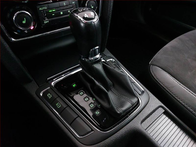 Škoda Superb (2013) 3.6 FSI V6, 4X4, Automat - fotka 10 z 18