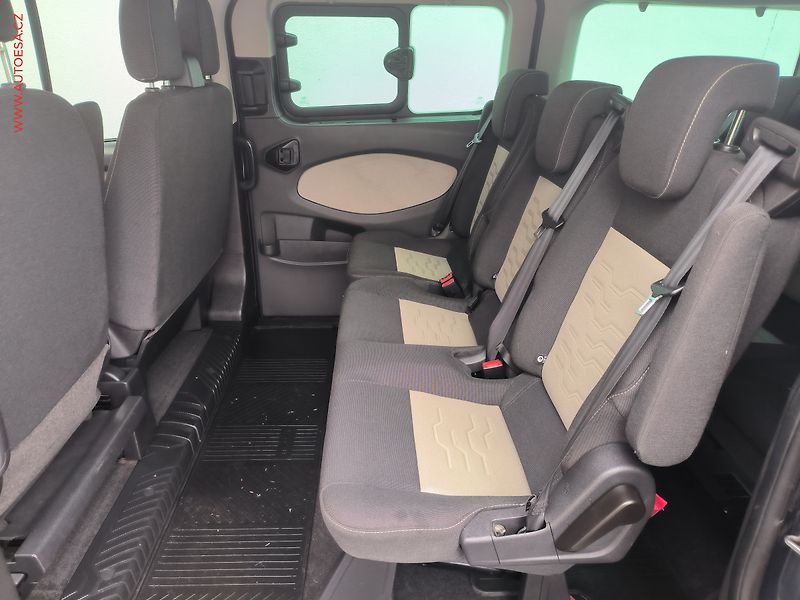 Ford Tourneo Custom (2014) 2.2TDCi, Titanium, TZ, navi - fotka 10 z 21