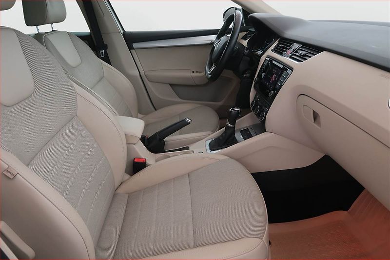 Škoda Octavia (2014) 2.0 TDI, Automat, Serv.kniha - fotka 9 z 19