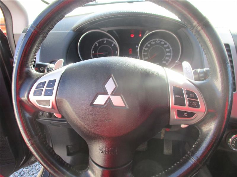 Mitsubishi Outlander 2,2 DI-D, Automat,4x4, klima, - fotka 21 z 32