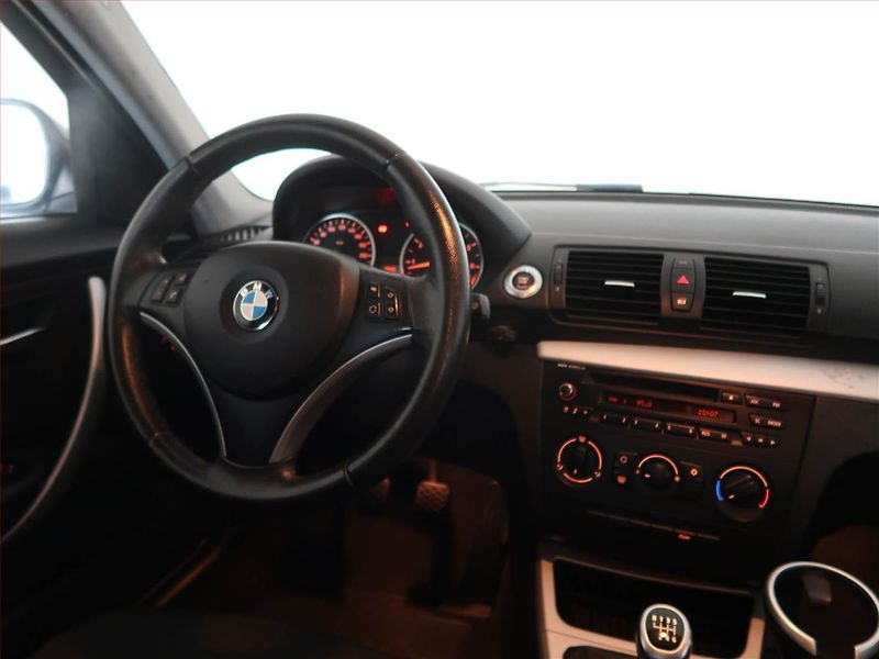 BMW Řada 1 (2010) 116i, po STK, jezdí výborně - fotka 7 z 14