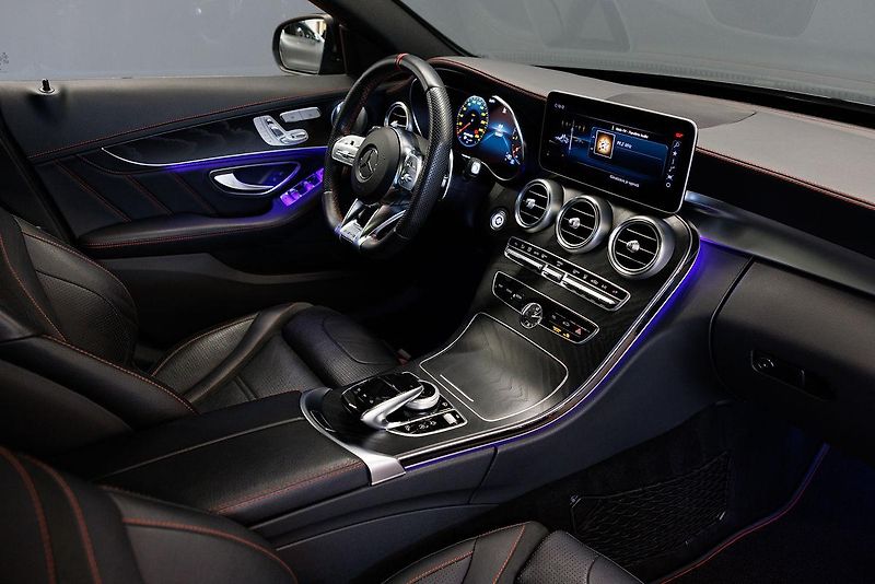 Mercedes-Benz Třídy C (2019) C43 AMG T V6 Biturbo - fotka 24 z 43