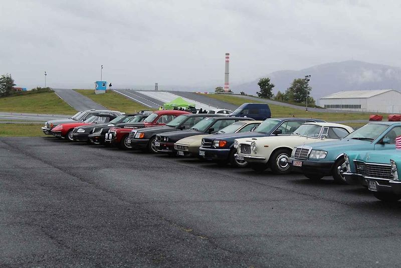 12. Rallye Elbflorenz projela Ústeckým a Karlovarským krajem. Na snímku je vítězná posádka Gerd Lambert a Michael Lörke, kteří tvořili tým Youngtimer United, s vozem Porsche 911 SC Targa z roku 1979.